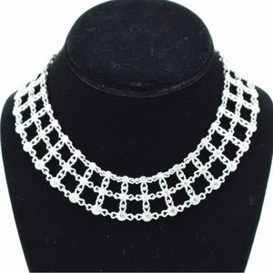 SWAROVSKI VINTAGE CRYSTAL SILVER RHODIUM CHOKER NECKLACE 15 INCHES.
